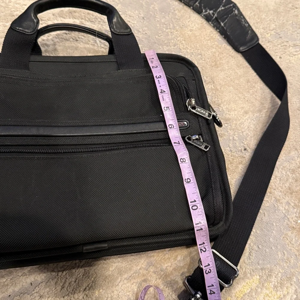 TUMI Slim Deluxe Portfolio Briefcase Computer Bag Black Ballistic Nylon read